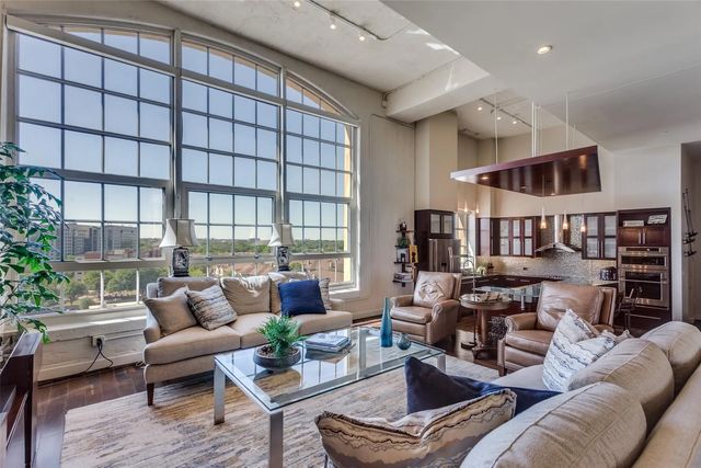 Condo 1717 at Montgomery Plaza